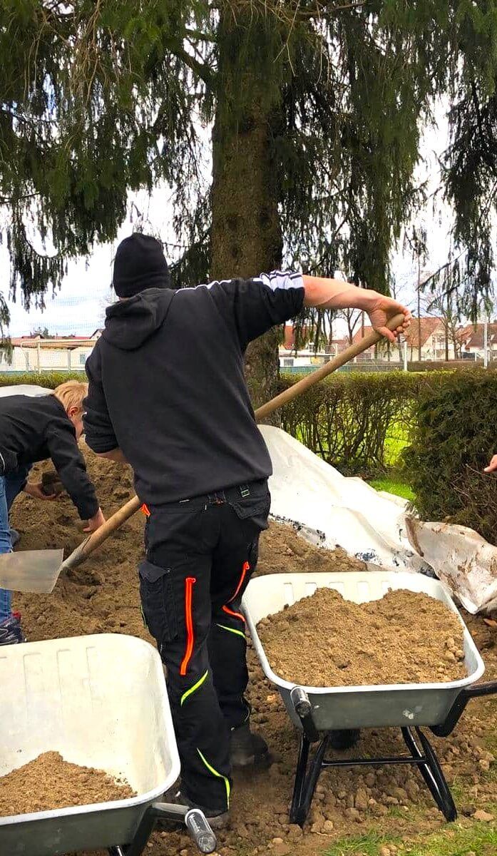 Arbeit auf der Vereinsfläche - Mitglieder Arbeitseinsatz